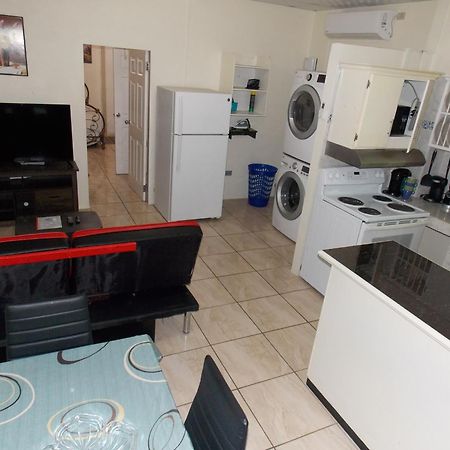 Stewart Apt- Trincity, Airport, Washer, Dryer, Office, Cable , Wifi Esterno foto
