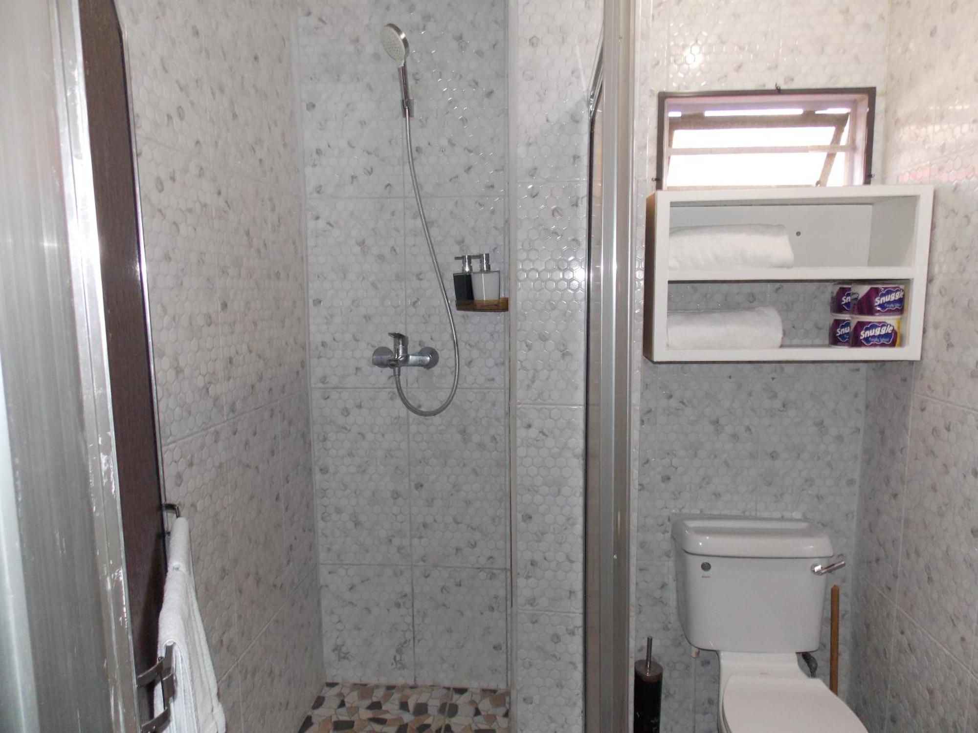 Stewart Apt- Trincity, Airport, Washer, Dryer, Office, Cable , Wifi Esterno foto