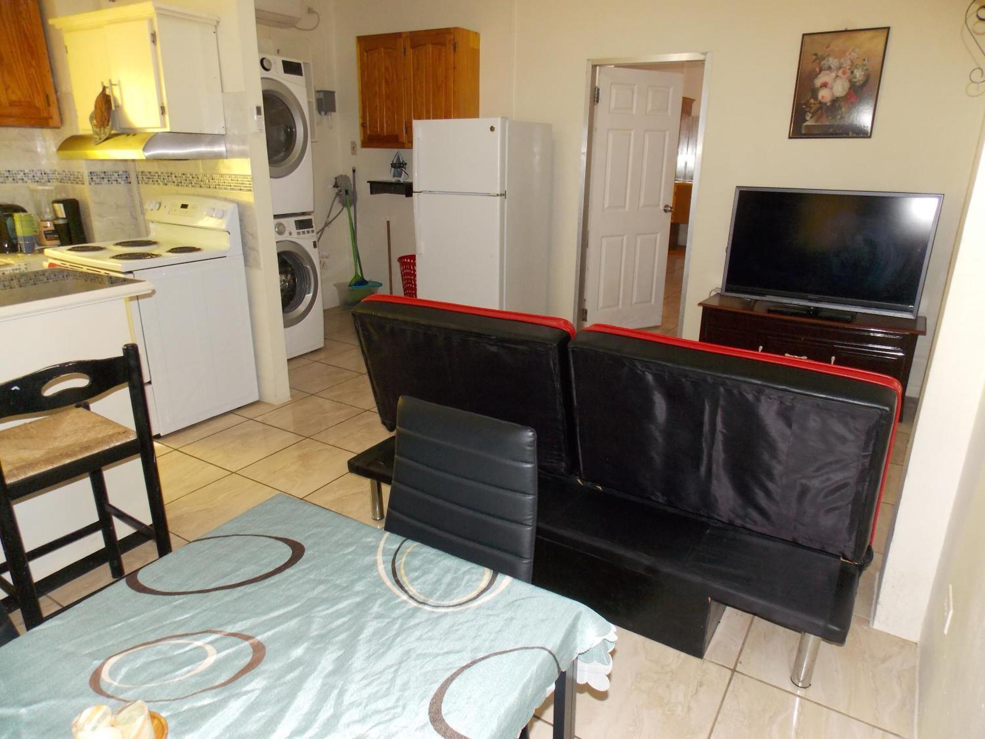 Stewart Apt- Trincity, Airport, Washer, Dryer, Office, Cable , Wifi Esterno foto